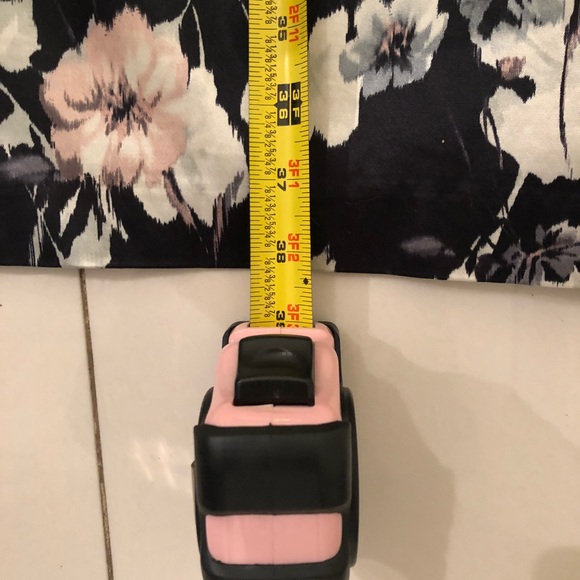 Aussie designer floral dress. - Picture 6 of 8